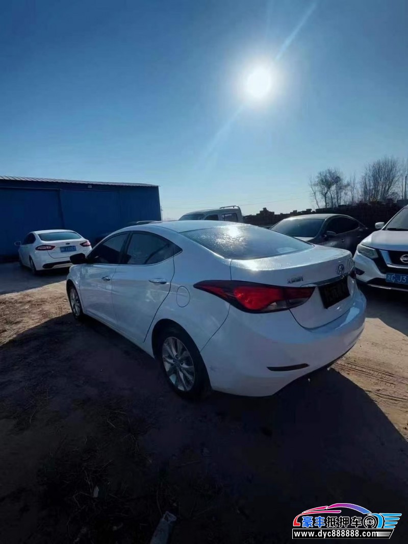 16年现代朗动轿车抵押车出售