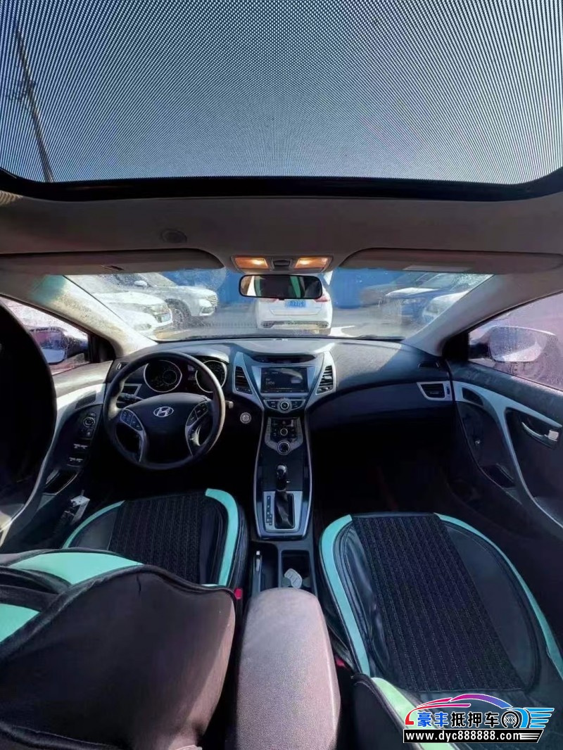 16年现代朗动轿车抵押车出售