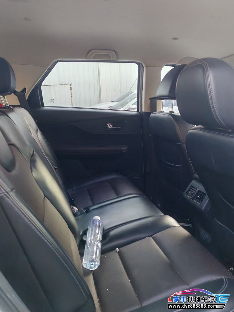 21年东风风光560轿车抵押车出售