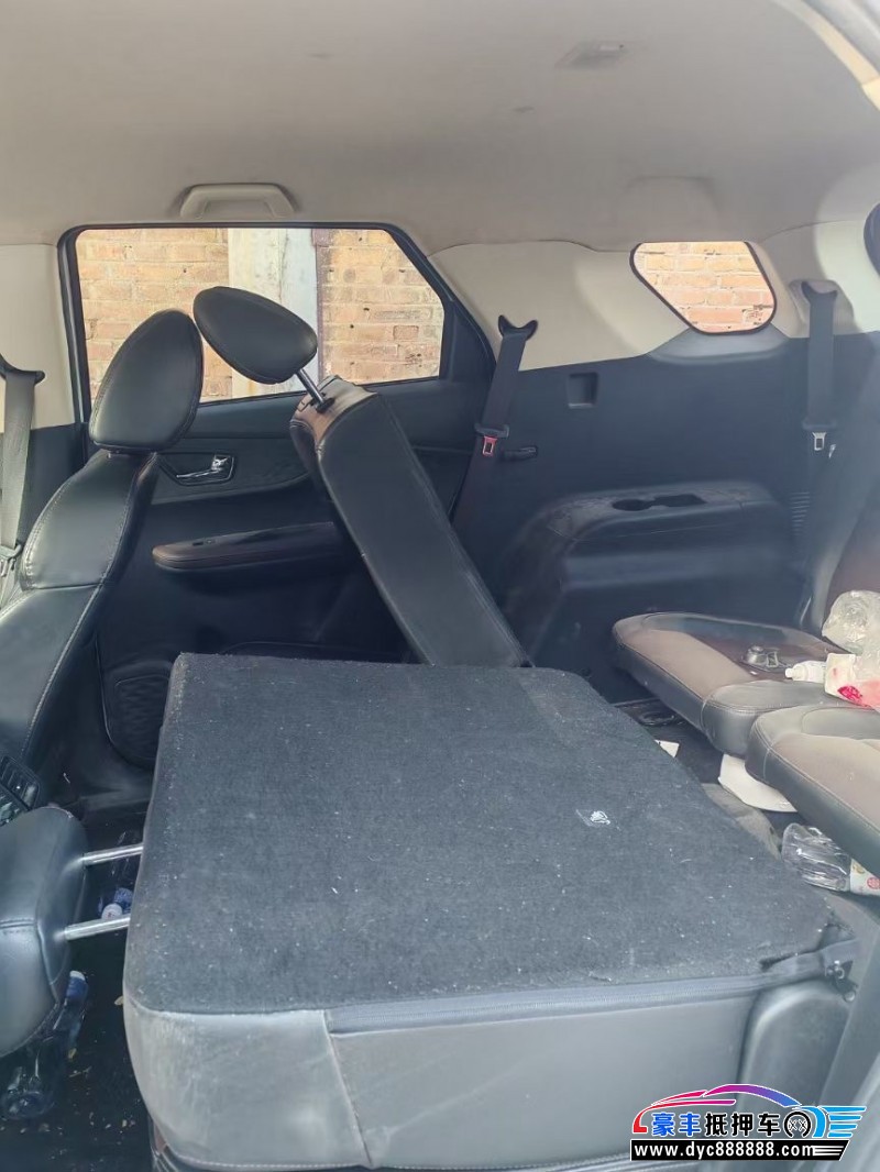 21年东风风光560轿车抵押车出售