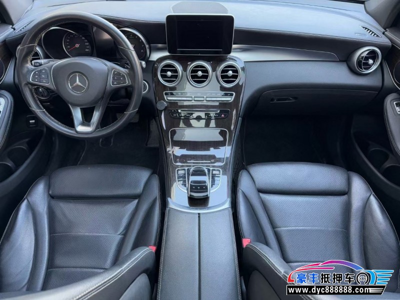 17年奔驰GLC轿车抵押车出售