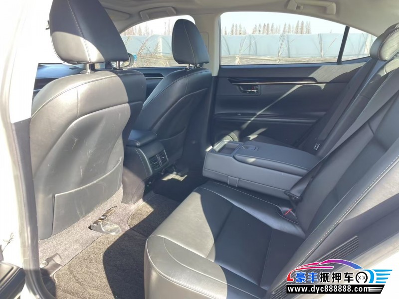 13年雷克萨斯ES轿车抵押车出售