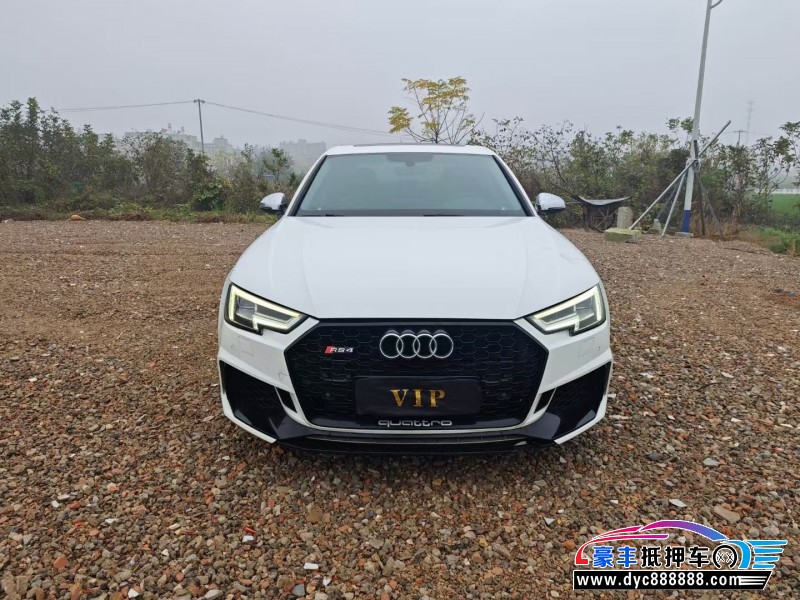 18年奥迪A4L轿车抵押车出售