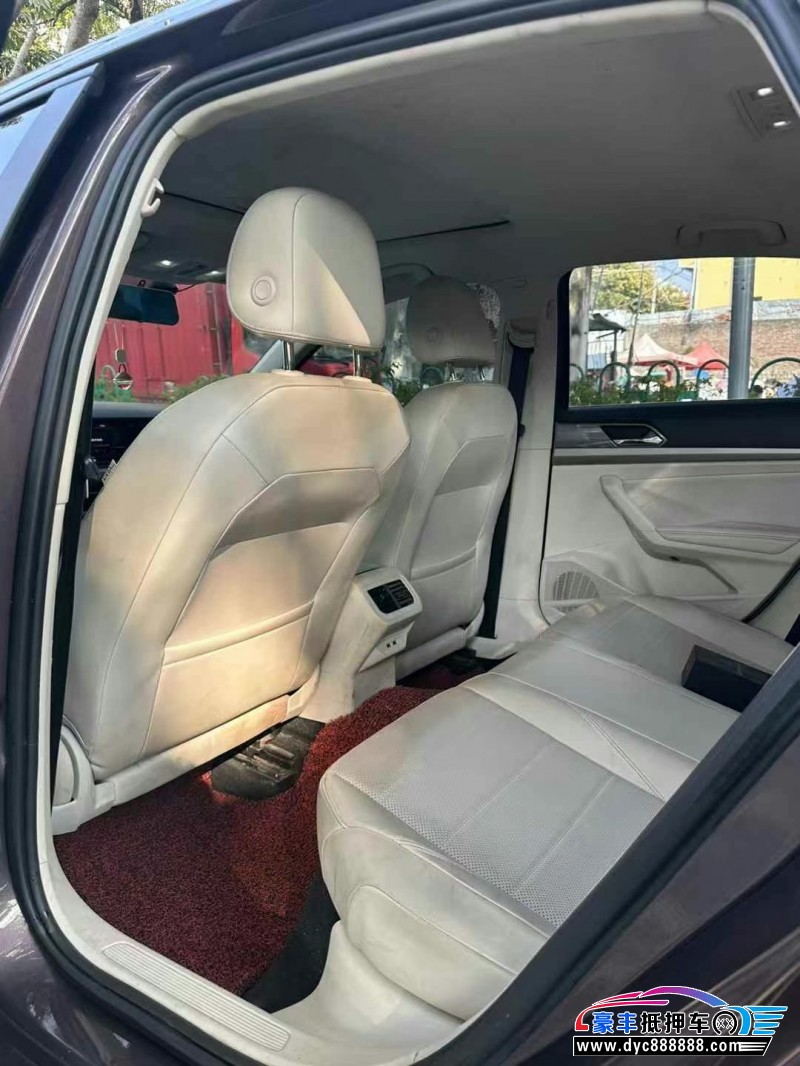 18年大众朗逸轿车抵押车出售