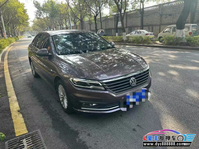 18年大众朗逸轿车抵押车出售