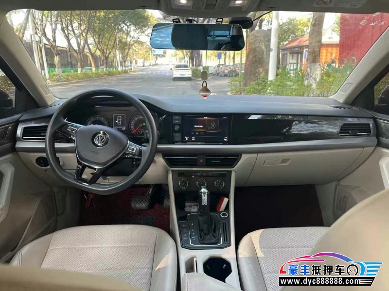 18年大众朗逸轿车抵押车出售