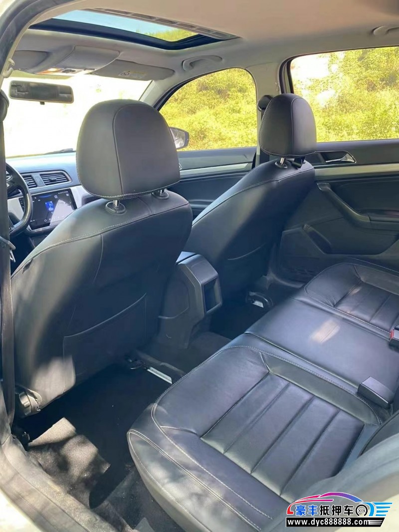 18年大众朗逸轿车抵押车出售