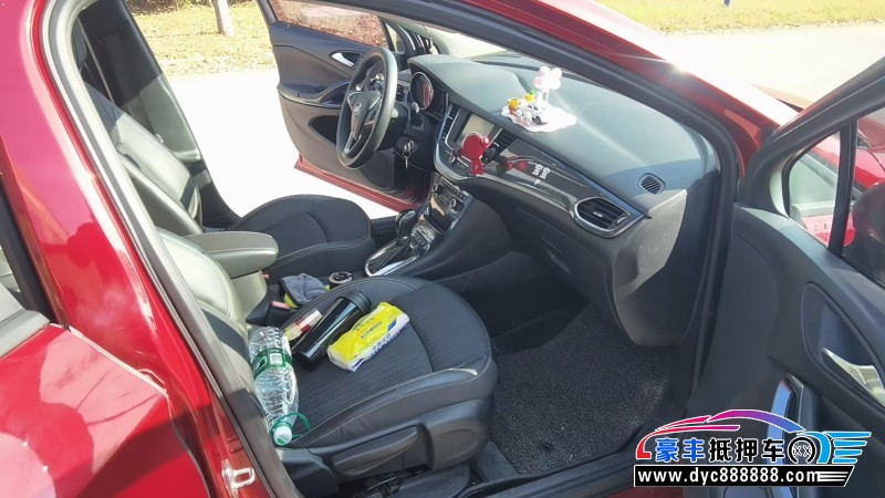 17年别克威朗轿车抵押车出售