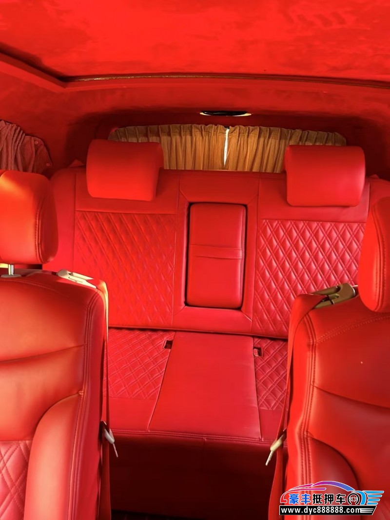 17年奔驰威霆轿车抵押车出售