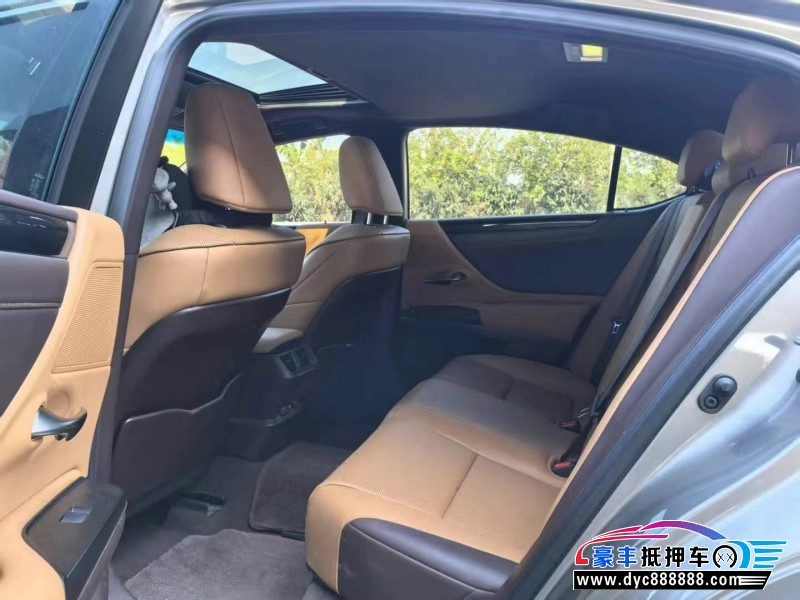 20年雷克萨斯ES轿车抵押车出售