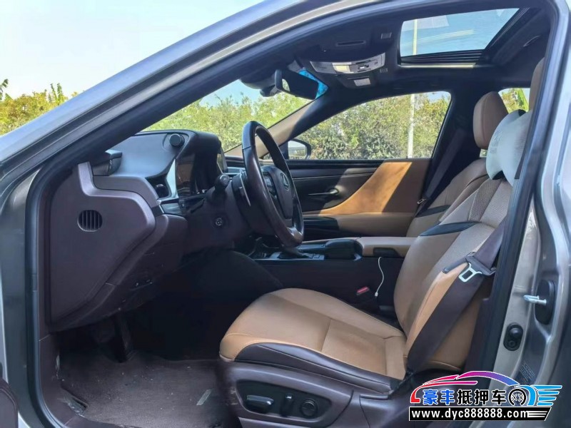 20年雷克萨斯ES轿车抵押车出售