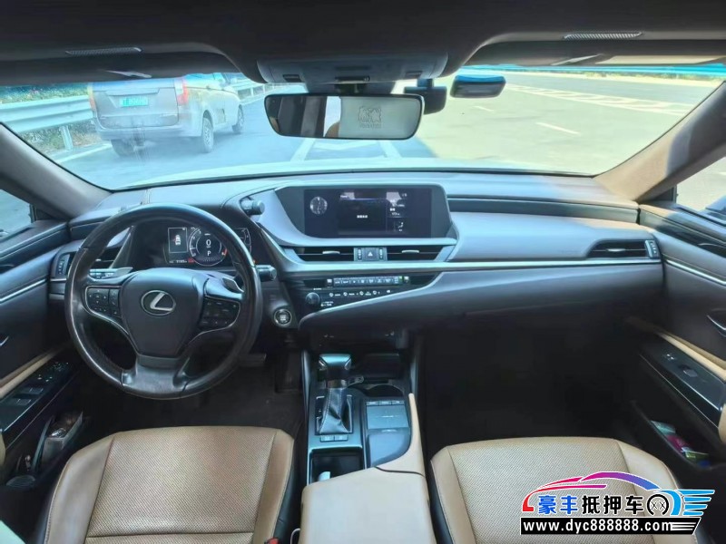 20年雷克萨斯ES轿车抵押车出售