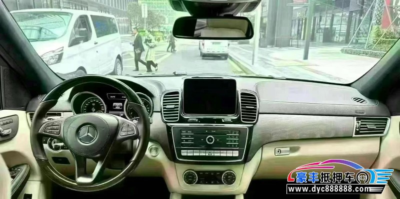 17年奔驰GLS轿车抵押车出售