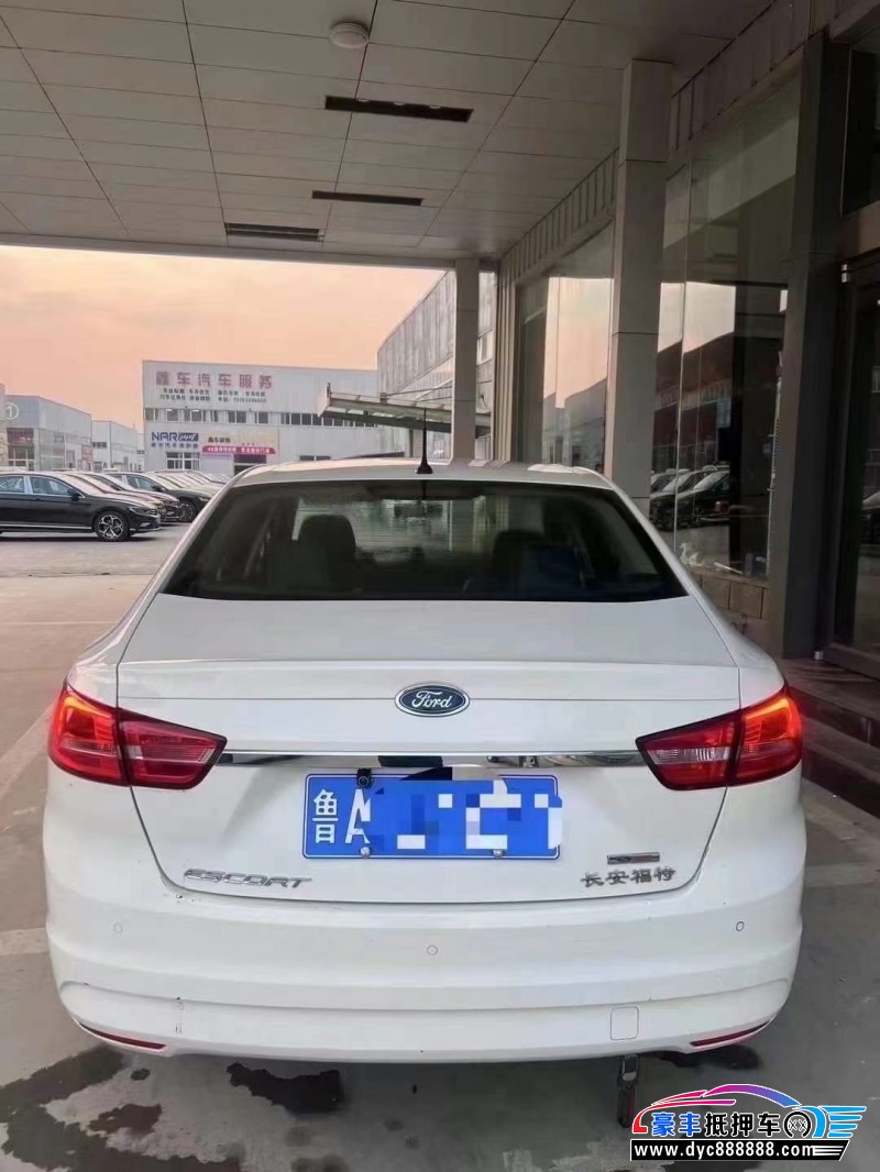 17年福特福克斯轿车抵押车出售