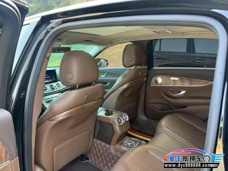 18年奔驰E轿车抵押车出售