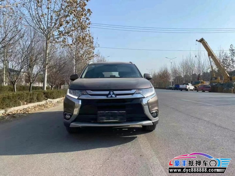 17年三菱欧蓝德轿车抵押车出售