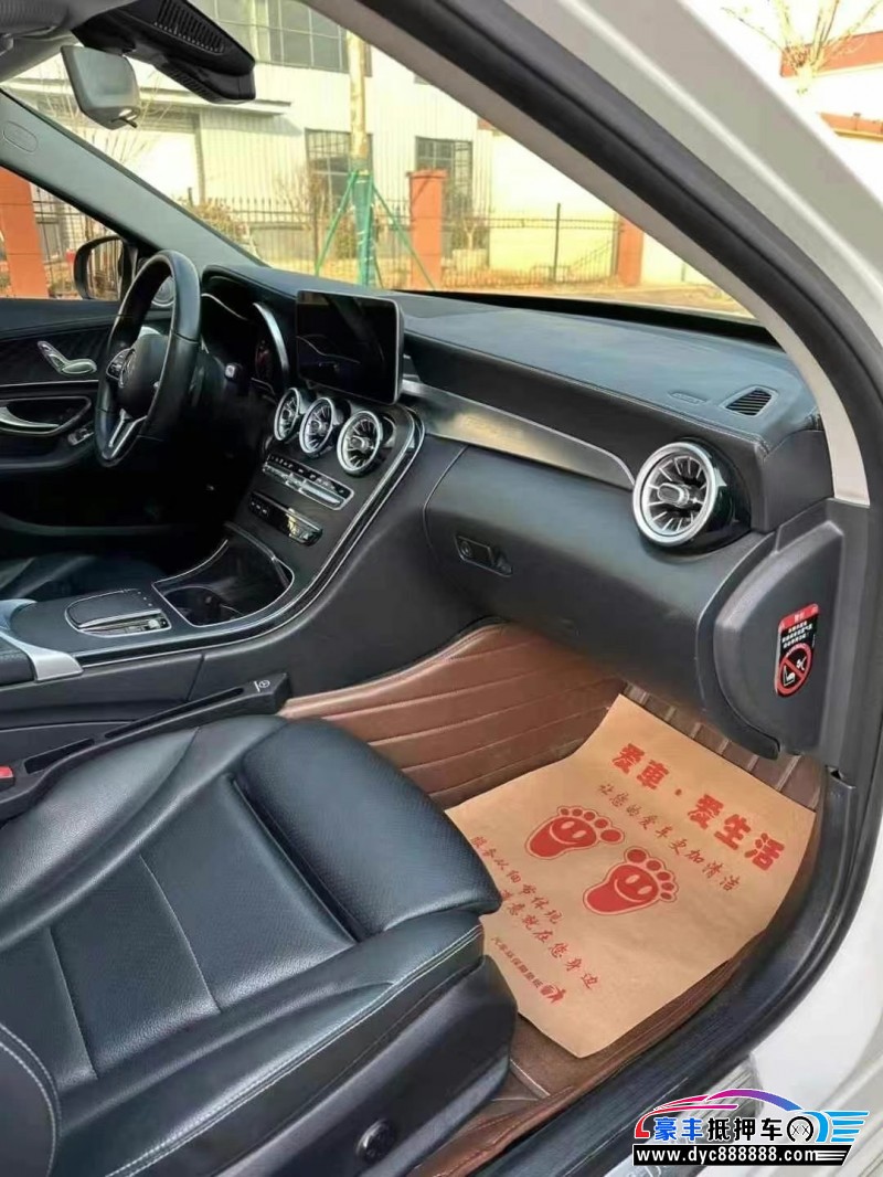 19年奔驰C轿车抵押车出售