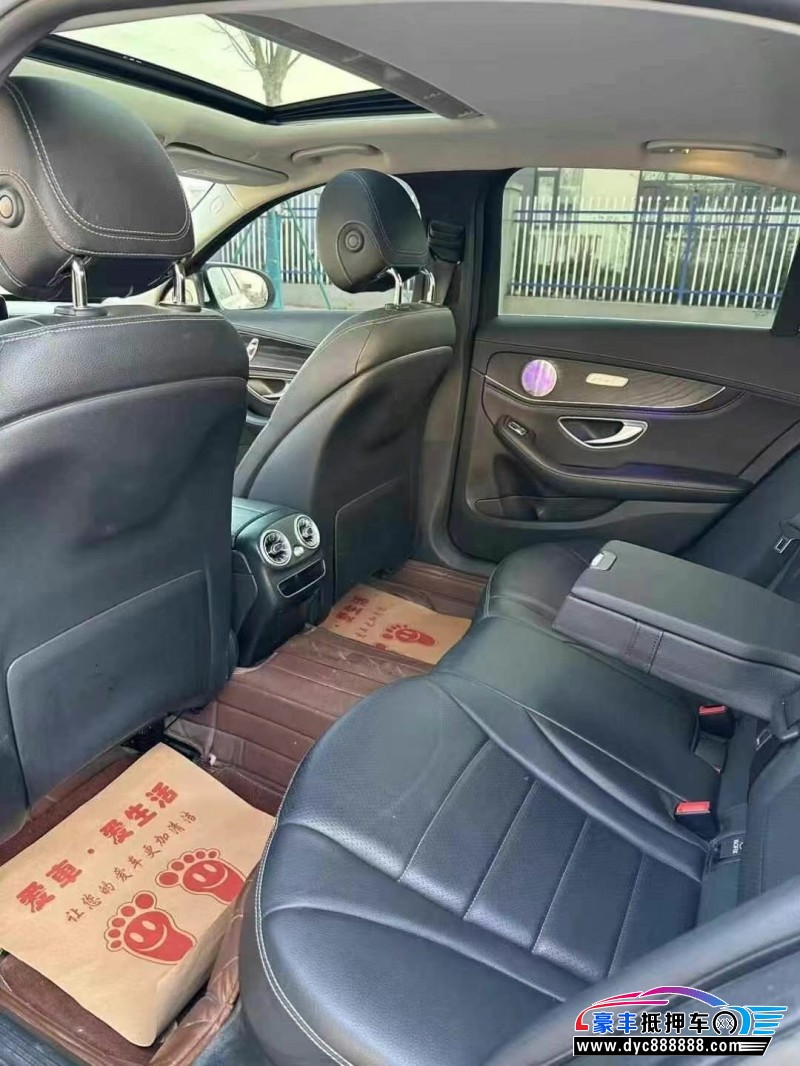 19年奔驰C轿车抵押车出售