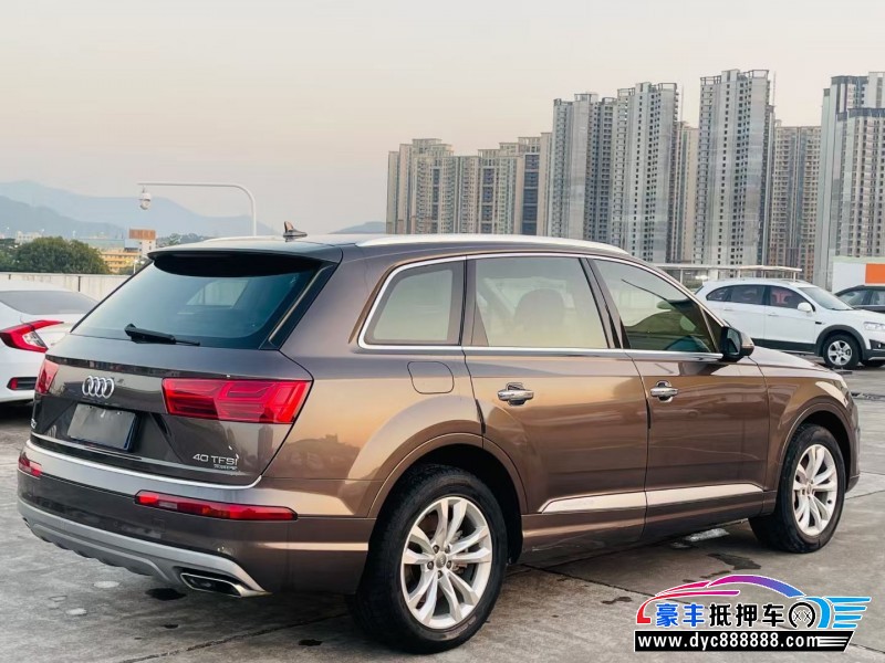 17年奥迪Q7轿车抵押车出售