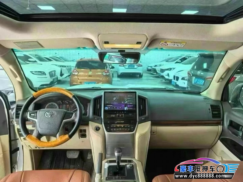 18年丰田兰德酷路泽（陆巡）轿车抵押车出售