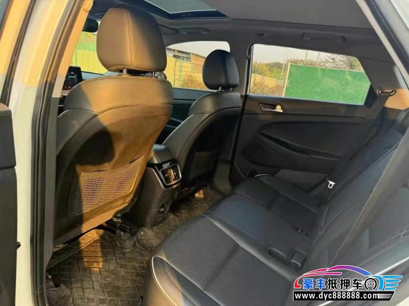 20年现代途胜轿车抵押车出售