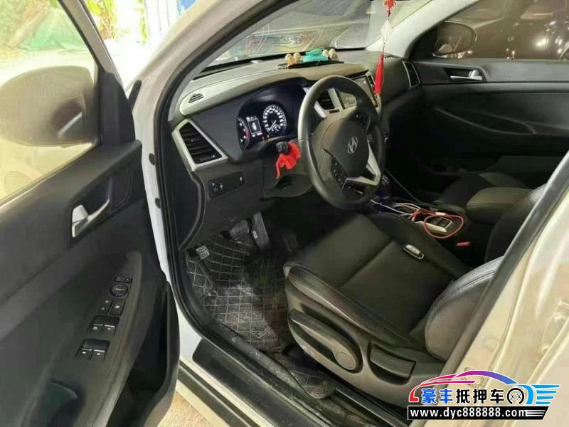 19年现代途胜轿车抵押车出售