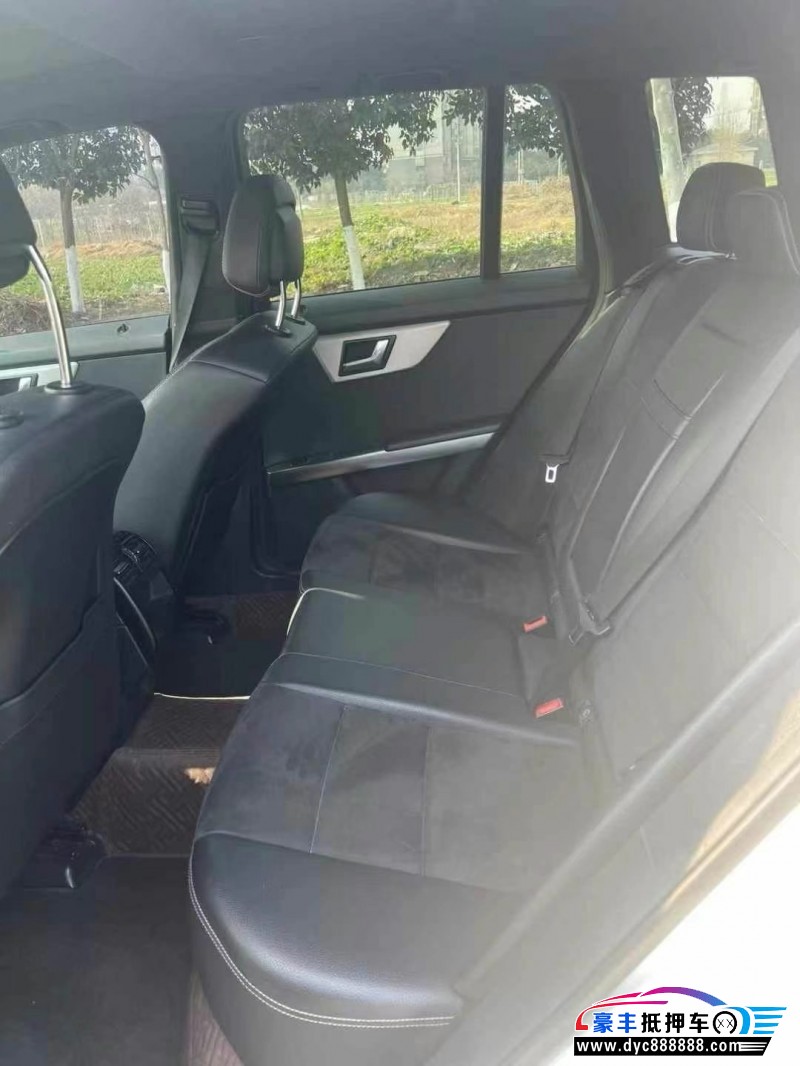 15年奔驰GLK轿车抵押车出售