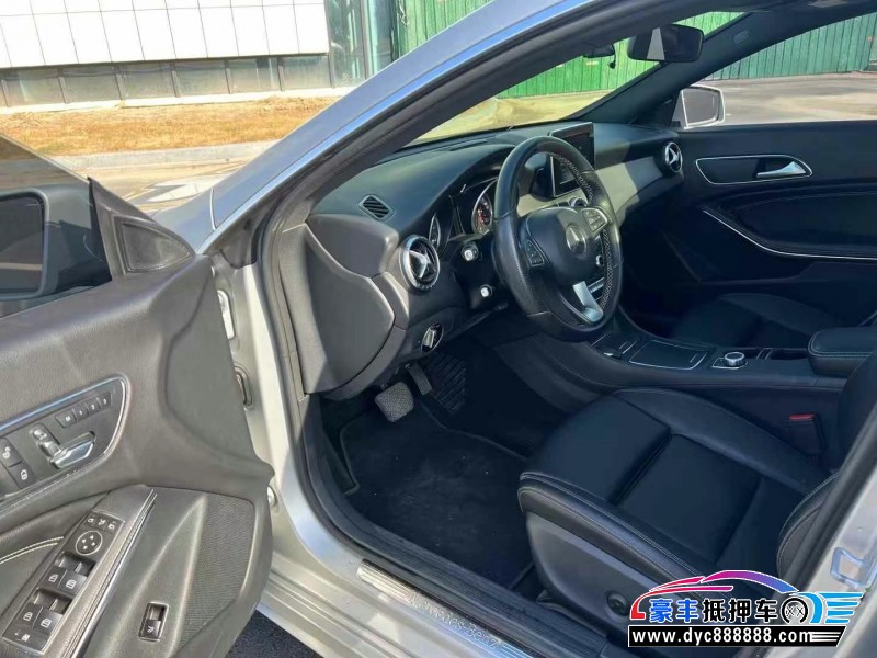 18年奔驰CLA轿车抵押车出售