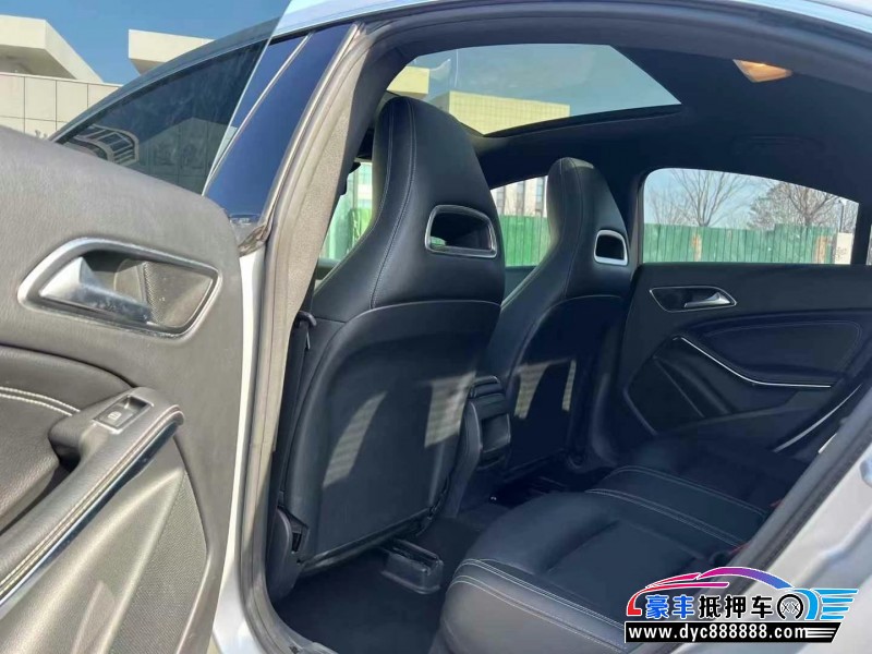 18年奔驰CLA轿车抵押车出售