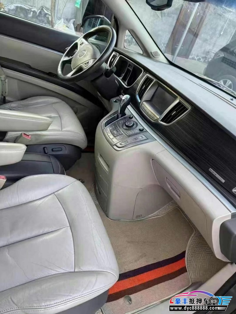 12年别克GL8轿车抵押车出售