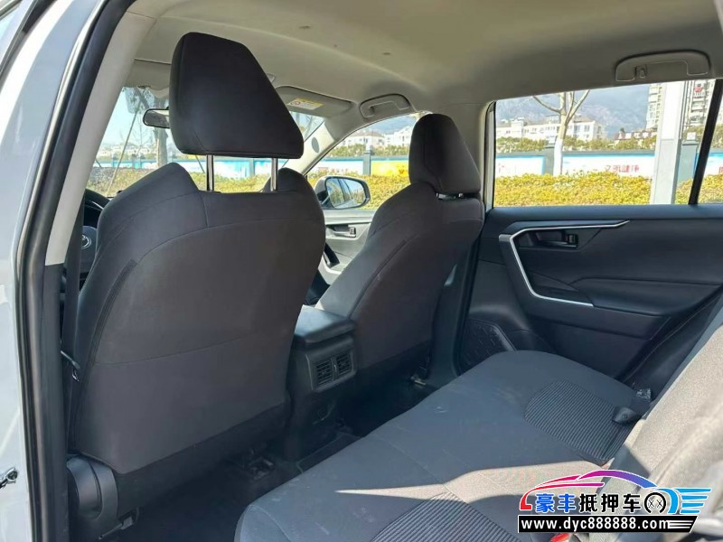 23年丰田威兰达轿车抵押车出售