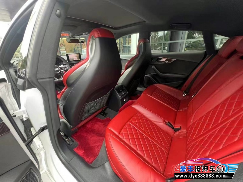 19年奥迪S5轿车抵押车出售