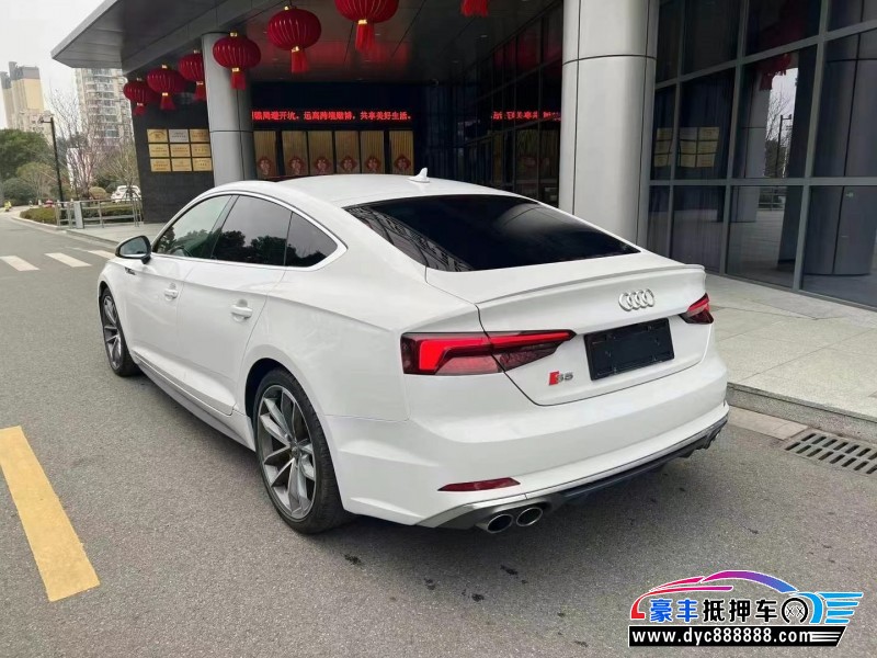 19年奥迪S5轿车抵押车出售