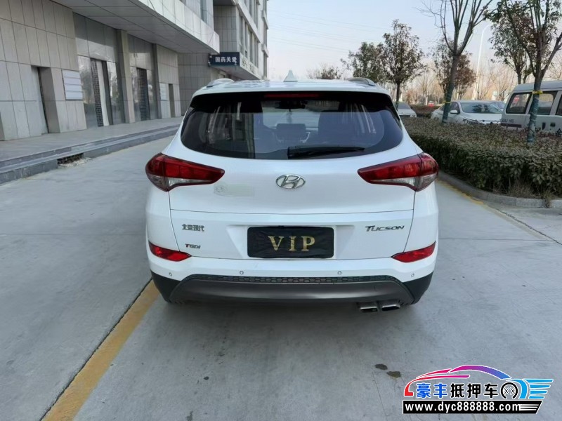 16年现代途胜轿车抵押车出售