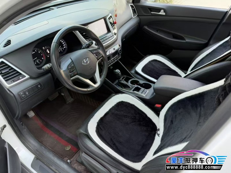 16年现代途胜轿车抵押车出售