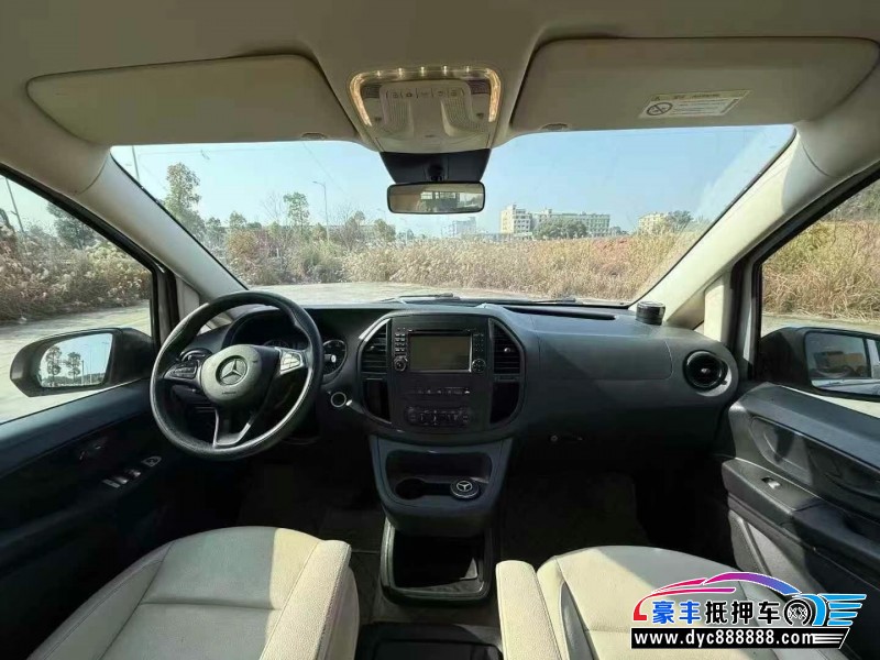 16年奔驰威霆轿车抵押车出售