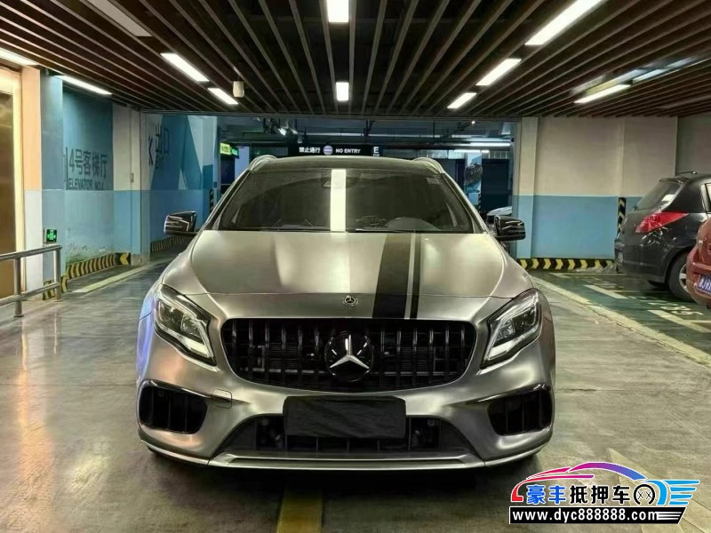 19年奔驰A级AMG轿车抵押车出售