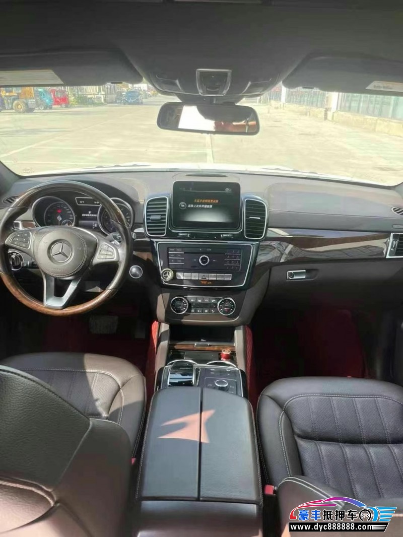 17年奔驰GLS轿车抵押车出售