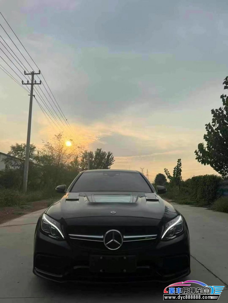 18年奔驰A级AMG轿车抵押车出售