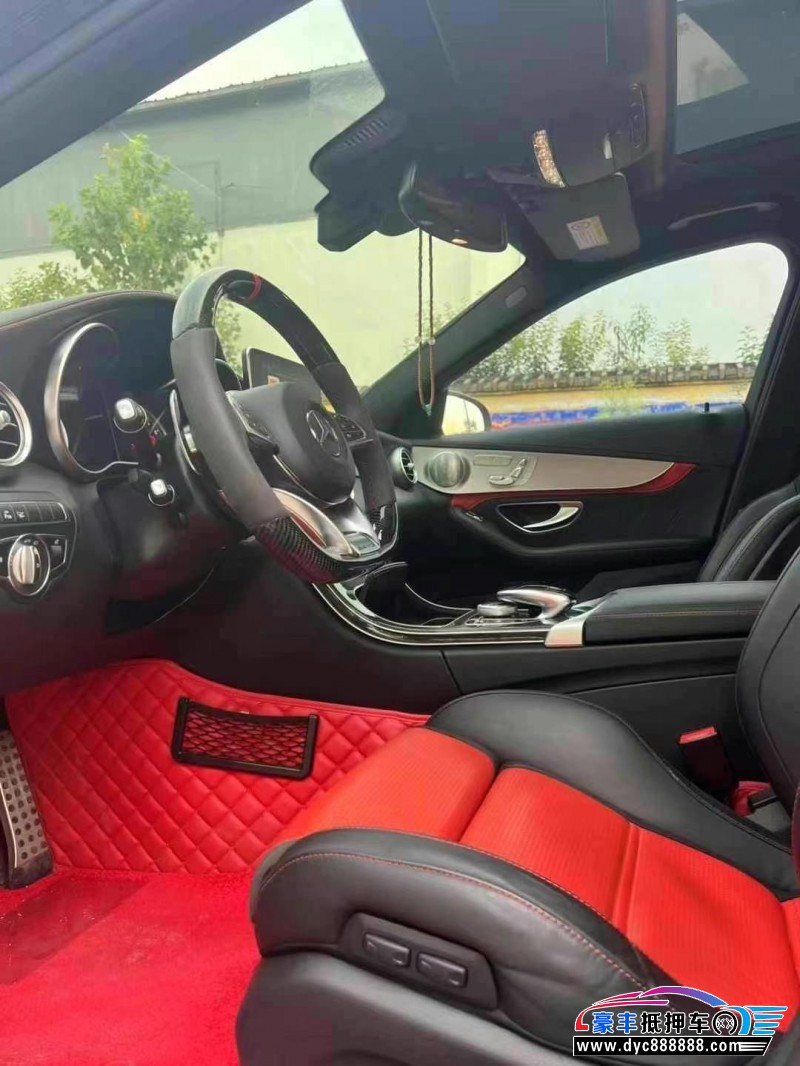 18年奔驰A级AMG轿车抵押车出售