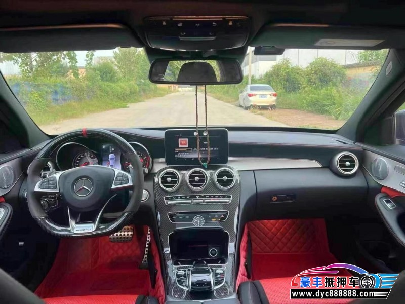 18年奔驰A级AMG轿车抵押车出售