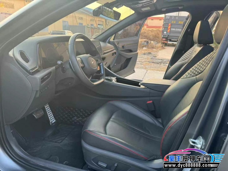 23年现代索纳塔轿车抵押车出售