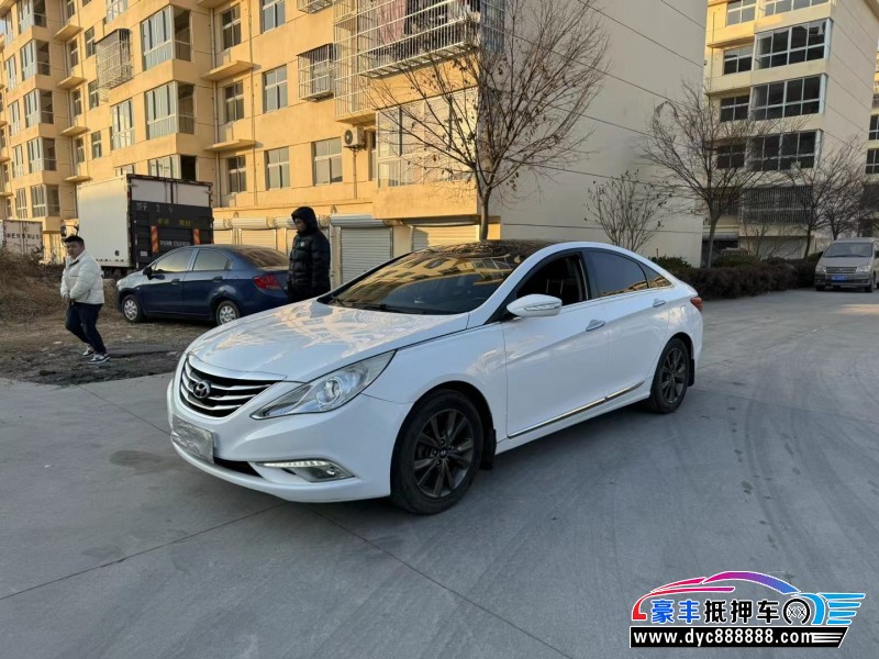 14年现代索纳塔轿车抵押车出售