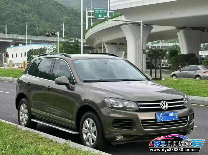 15年大众途锐轿车抵押车出售