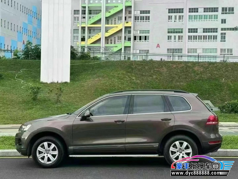 15年大众途锐轿车抵押车出售