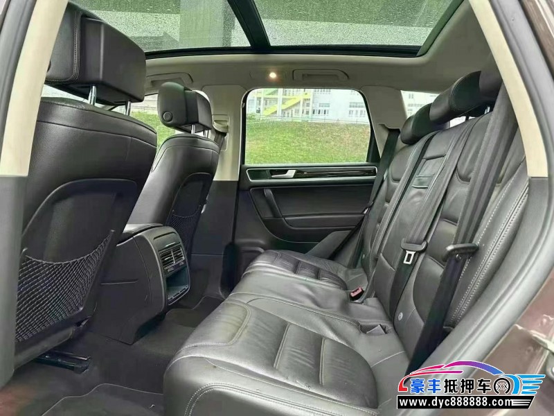 15年大众途锐轿车抵押车出售