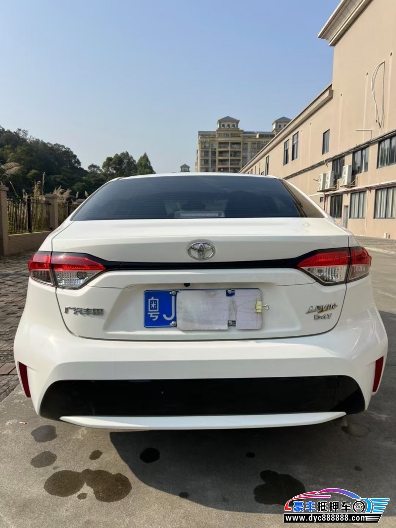 22年丰田雷凌轿车抵押车出售