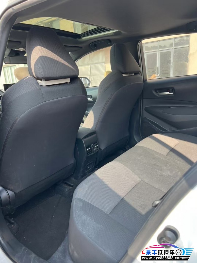 22年丰田雷凌轿车抵押车出售