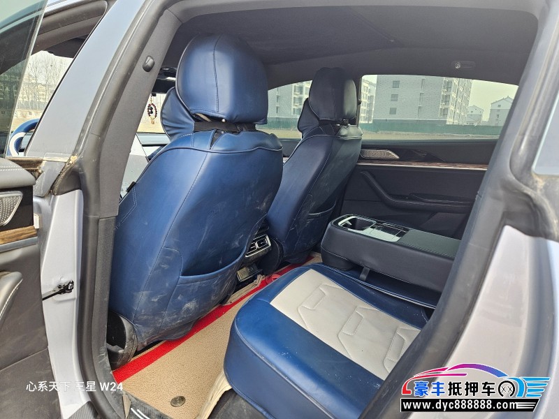 24年哪吒S轿车抵押车出售