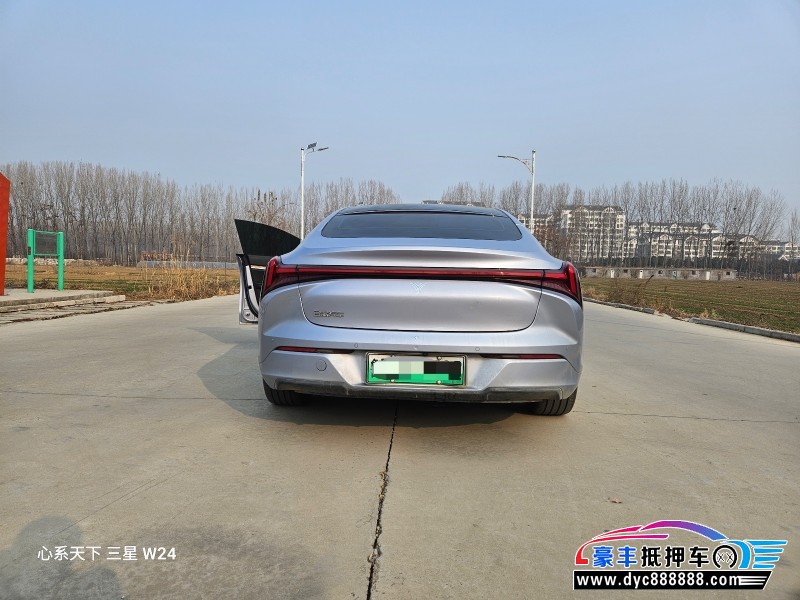 24年哪吒S轿车抵押车出售